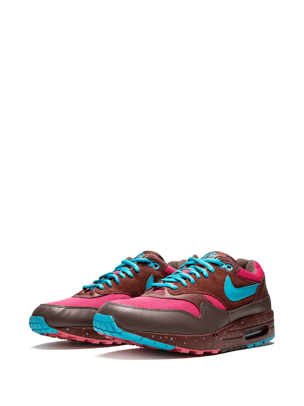 High-quality replica Nike Air AMS Max Sneakers displayed on a sleek surface, showcasing their stylish design and iconic branding, perfect for sneaker enthusiasts.