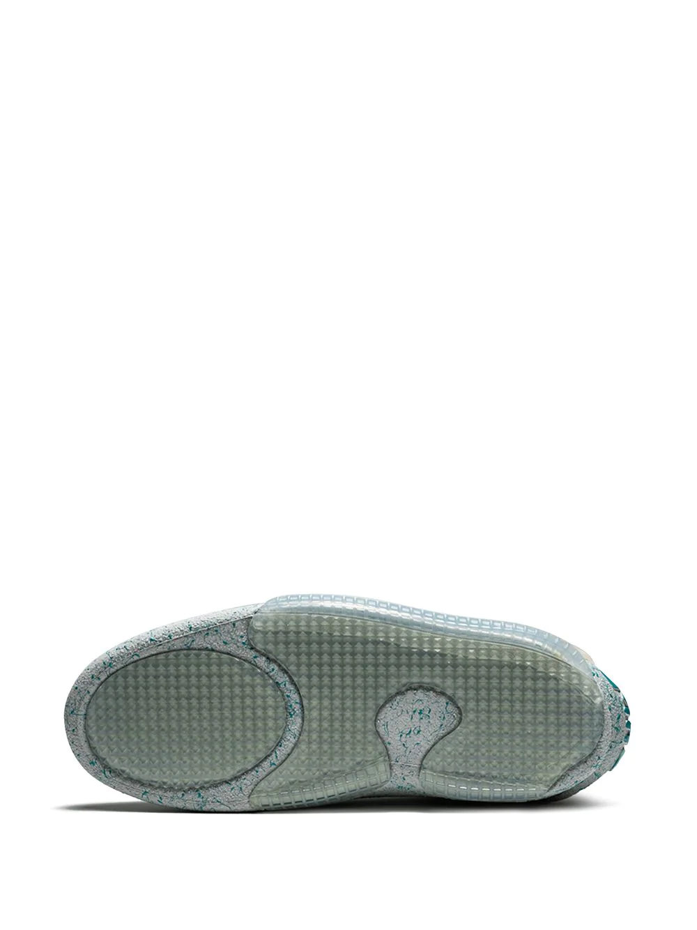 High-quality replica sneakers featuring the iconic Nike Air Mag design, showcasing futuristic style and distinctive details, perfect for sneaker enthusiasts and collectors.