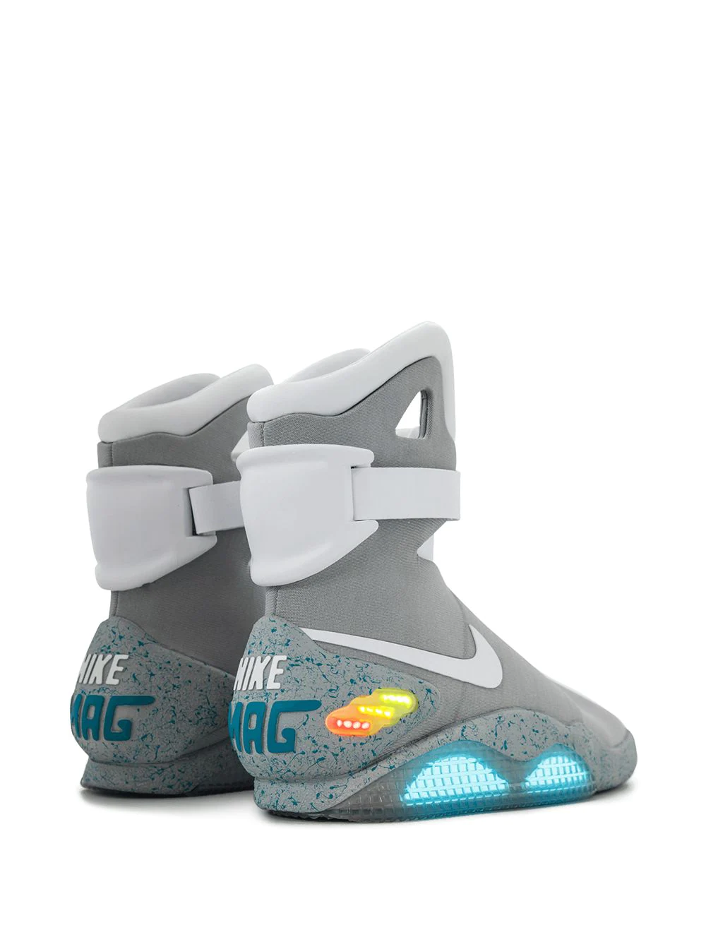 Alt Text: "High-quality replica Nike Air Mag sneakers featuring a sleek design with a futuristic look, ideal for sneaker enthusiasts and collectors looking for stylish shoes."