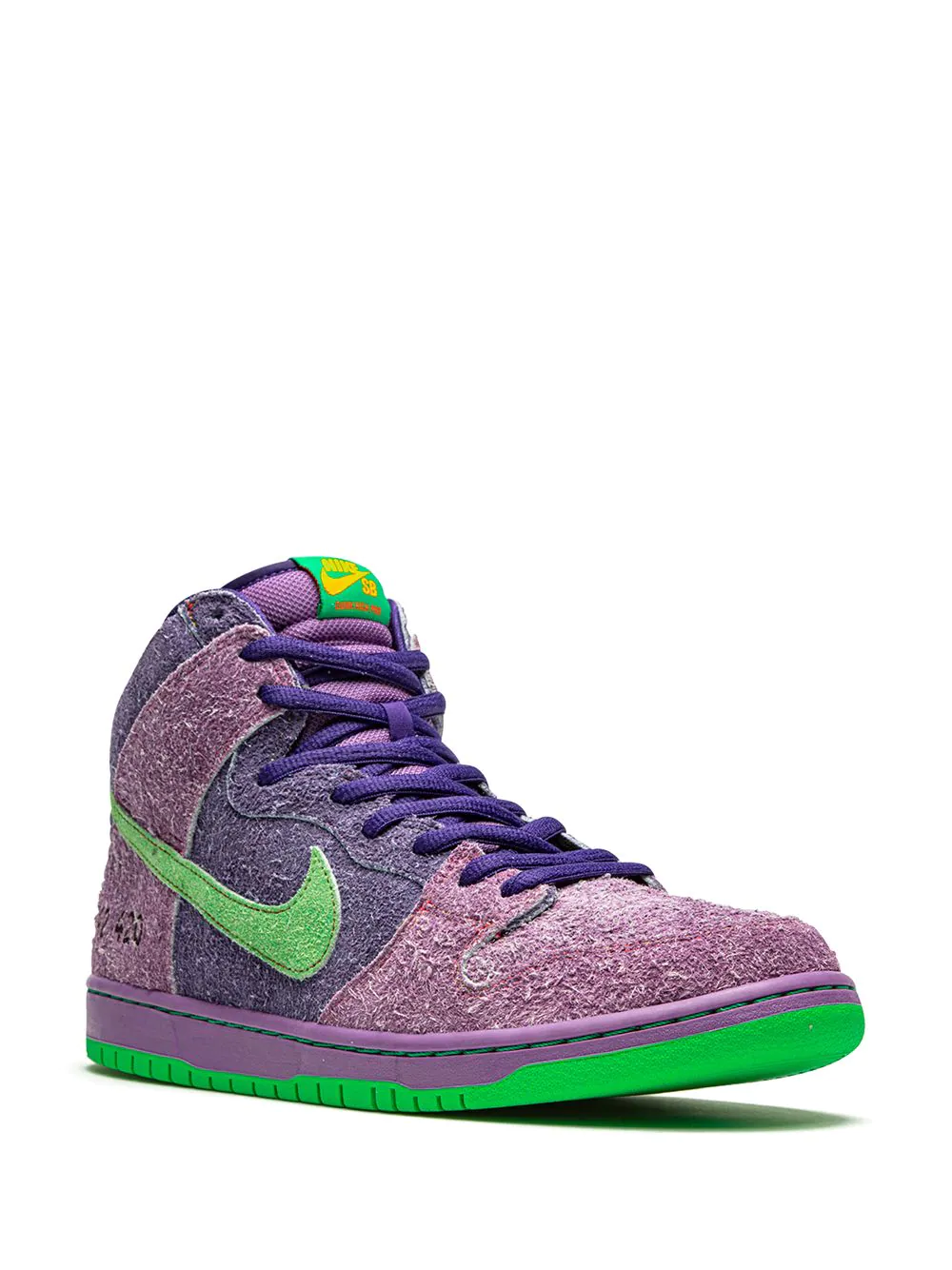 High-quality replica Nike SB Dunk High sneakers featuring a stylish design, vibrant colorway, and premium materials, ideal for sneaker enthusiasts looking for fashionable shoes.