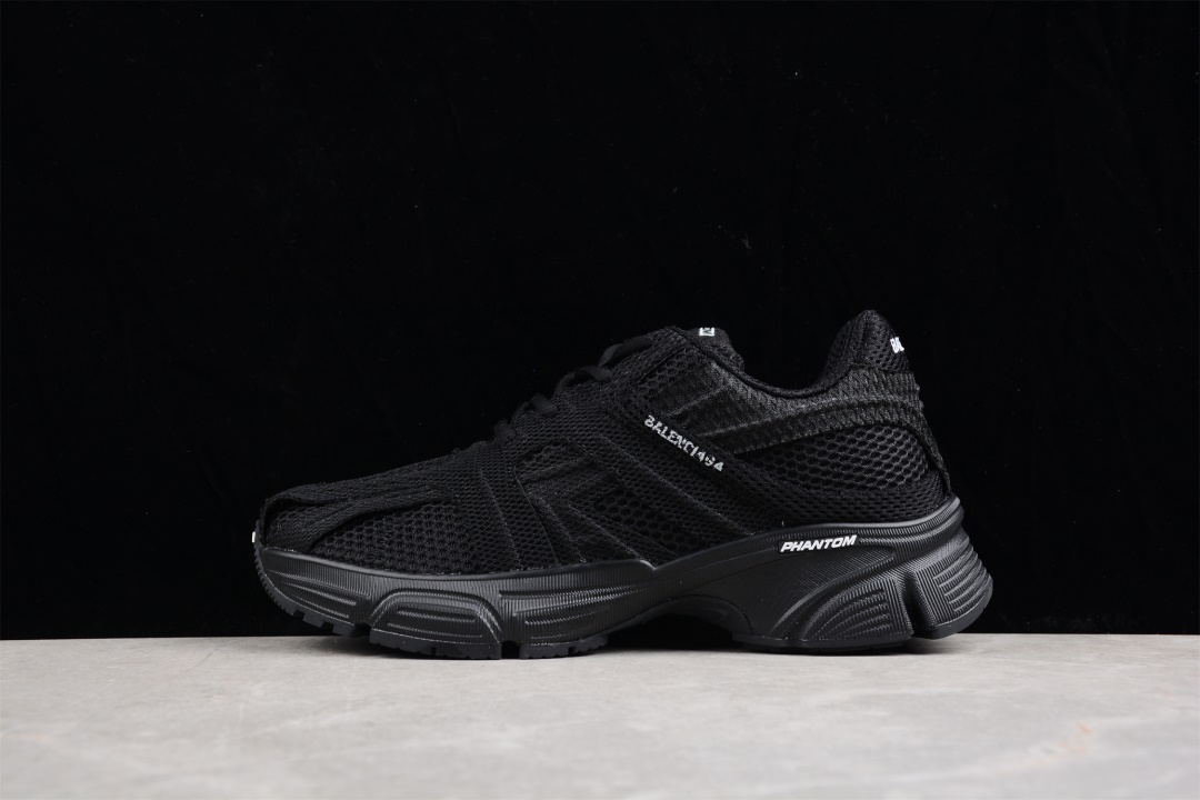 Balenciaga Phantom Triple Black Sneaker replica sneakers featuring a sleek all-black design with a comfortable silhouette, perfect for streetwear enthusiasts seeking high-quality alternatives.