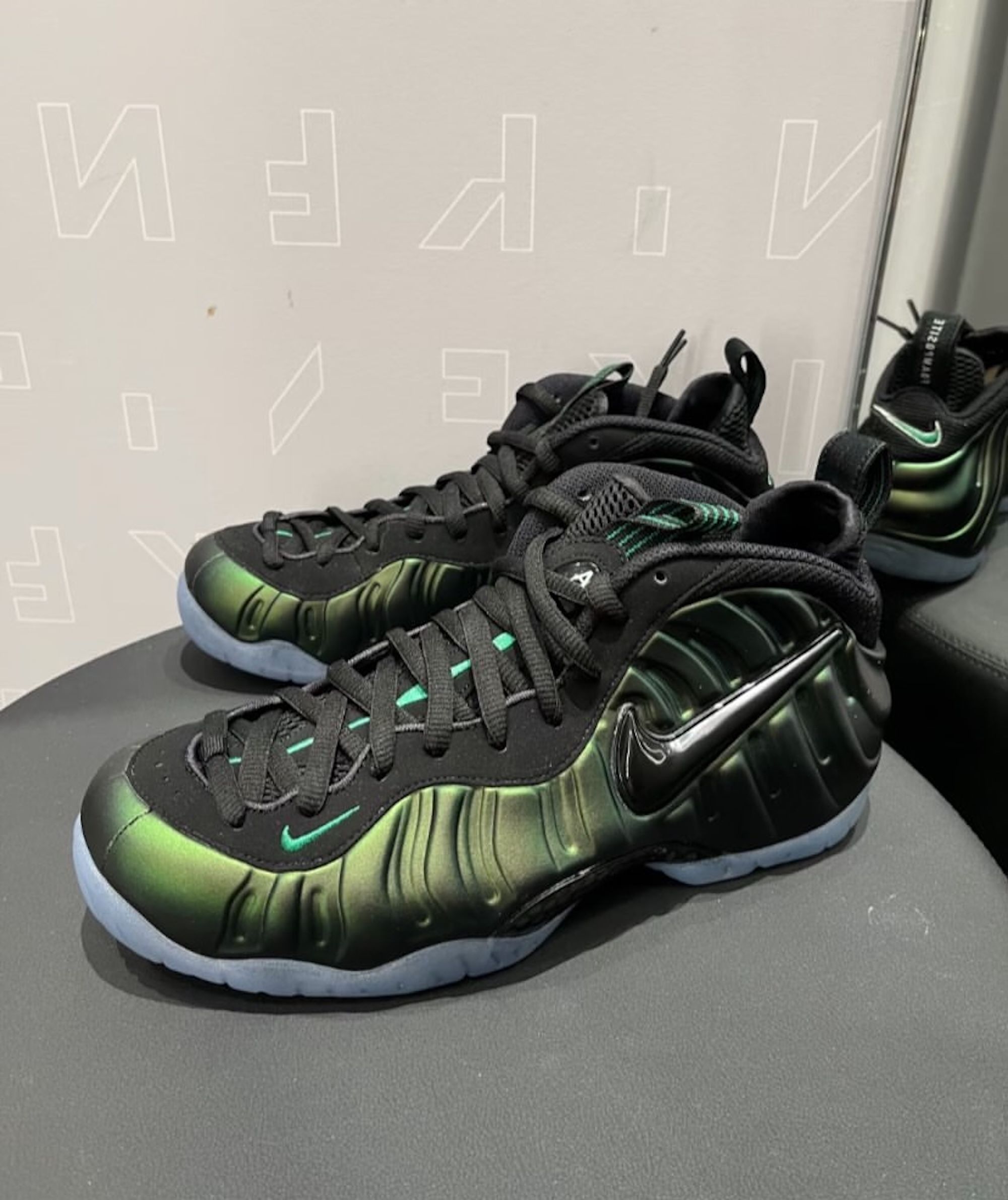 Nike Air Foamposite Pro Pine Green replica sneakers featuring a sleek design with a vibrant Pine Green colorway, premium materials, and a classic silhouette, perfect for sneaker enthusiasts and collectors.