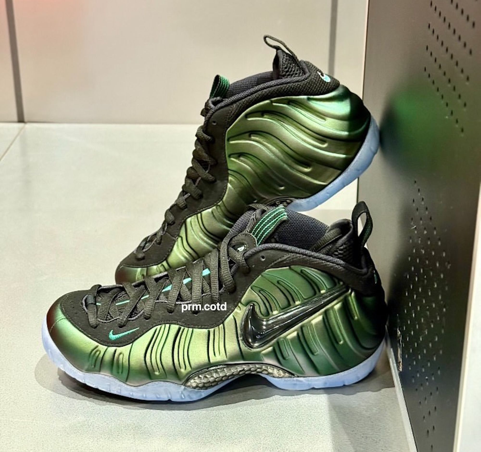 Nike Air Foamposite Pro Pine Green replica sneakers featuring a unique pine green colorway, sleek design, and high-quality craftsmanship, perfect for sneaker enthusiasts looking for stylish alternatives.